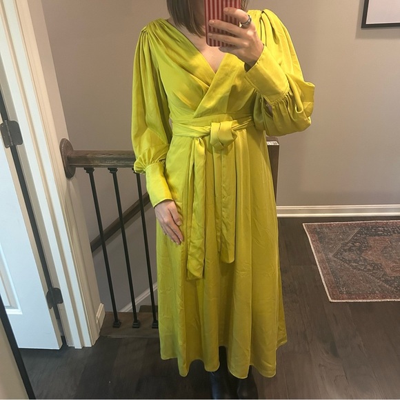 Banana Republic Yellow Satin Dress Size 6 Wedding Guest Look - Picture 5 of 8